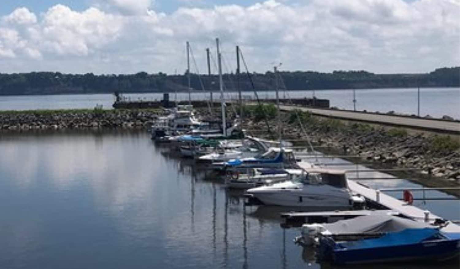 Marina de Portneuf Québec Canada_quai